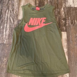 🔵Nike tank